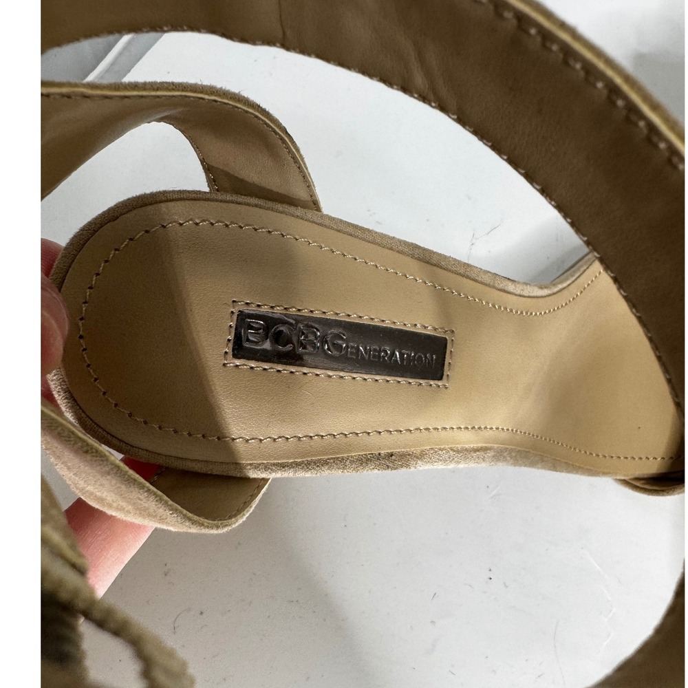 BCBGeneration Tan Faux Suede Block Heel Sandals Ankle Strap Buckle Womens 8 - Picture 6 of 8